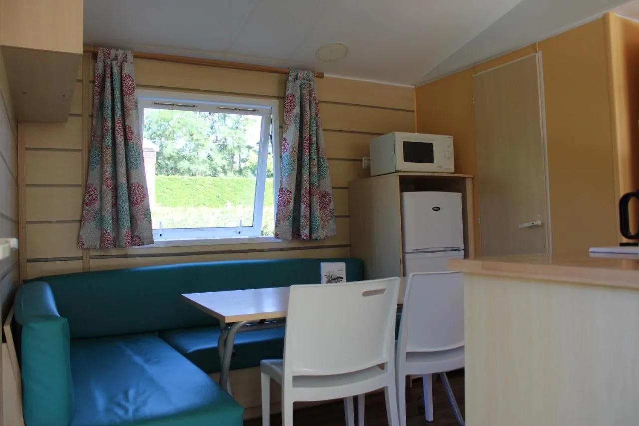 Camping Familial Paisible Avec Piscine, Mobil Home , Chalet, Studio & Emplacement Nue Casties-Labrande