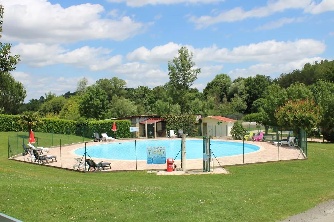 Camping Familial Paisible Avec Piscine, Mobil Home , Chalet, Studio & Emplacement Nue Casties-Labrande 3*,