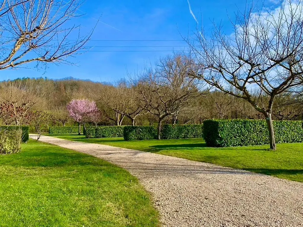 Camping Familial Paisible Avec Piscine, Mobil Home , Chalet, Studio & Emplacement Nue Casties-Labrande
