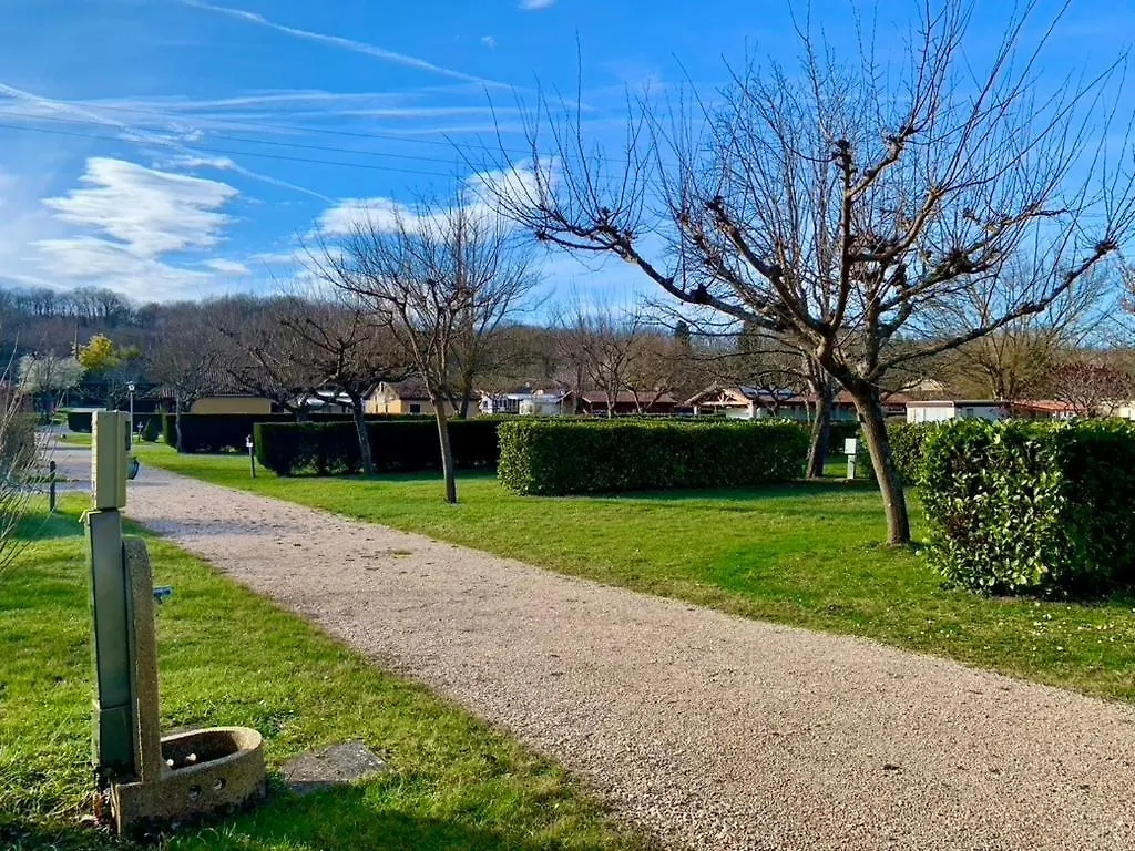 Camping Familial Paisible Avec Piscine, Mobil Home , Chalet, Studio & Emplacement Nue Casties-Labrande