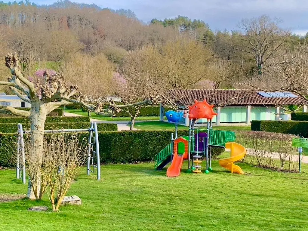 Camping Familial Paisible Avec Piscine, Mobil Home , Chalet, Studio & Emplacement Nue Casties-Labrande 3*,