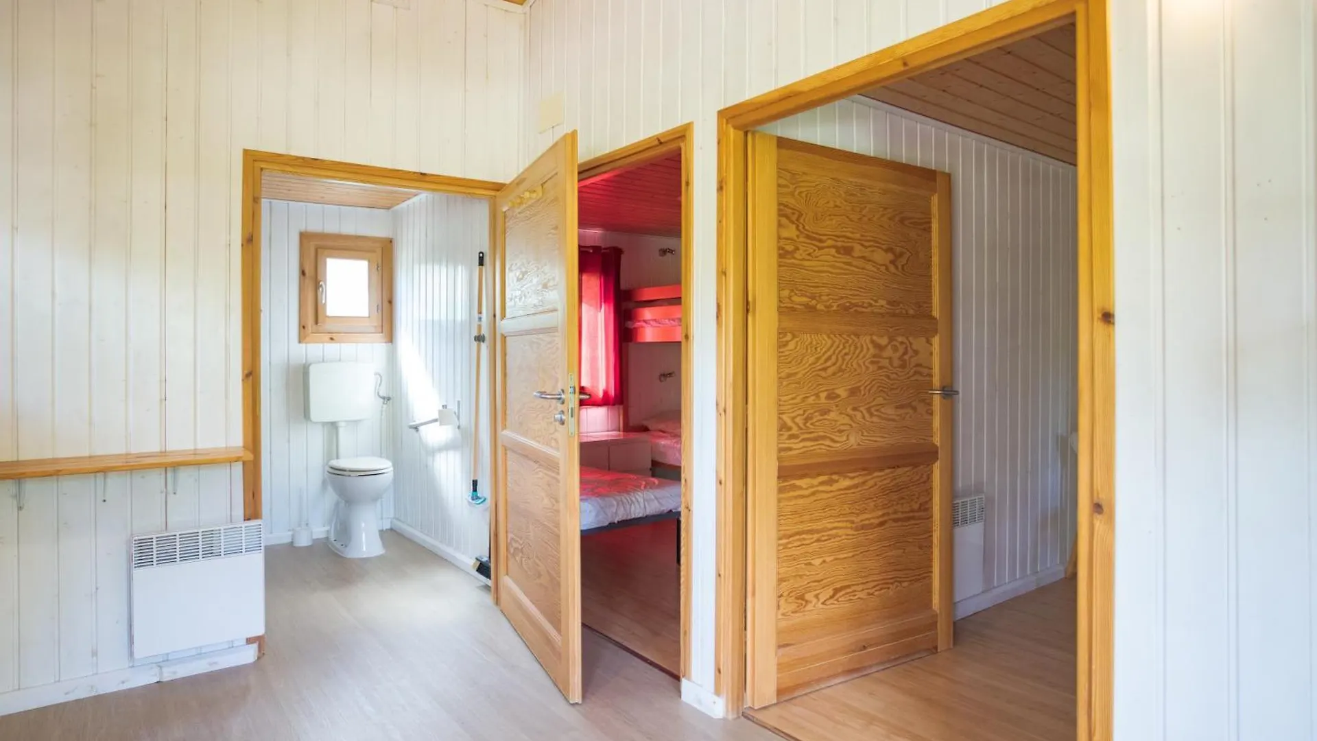 Camping Familial Paisible Avec Piscine, Mobil Home , Chalet, Studio & Emplacement Nue Casties-Labrande