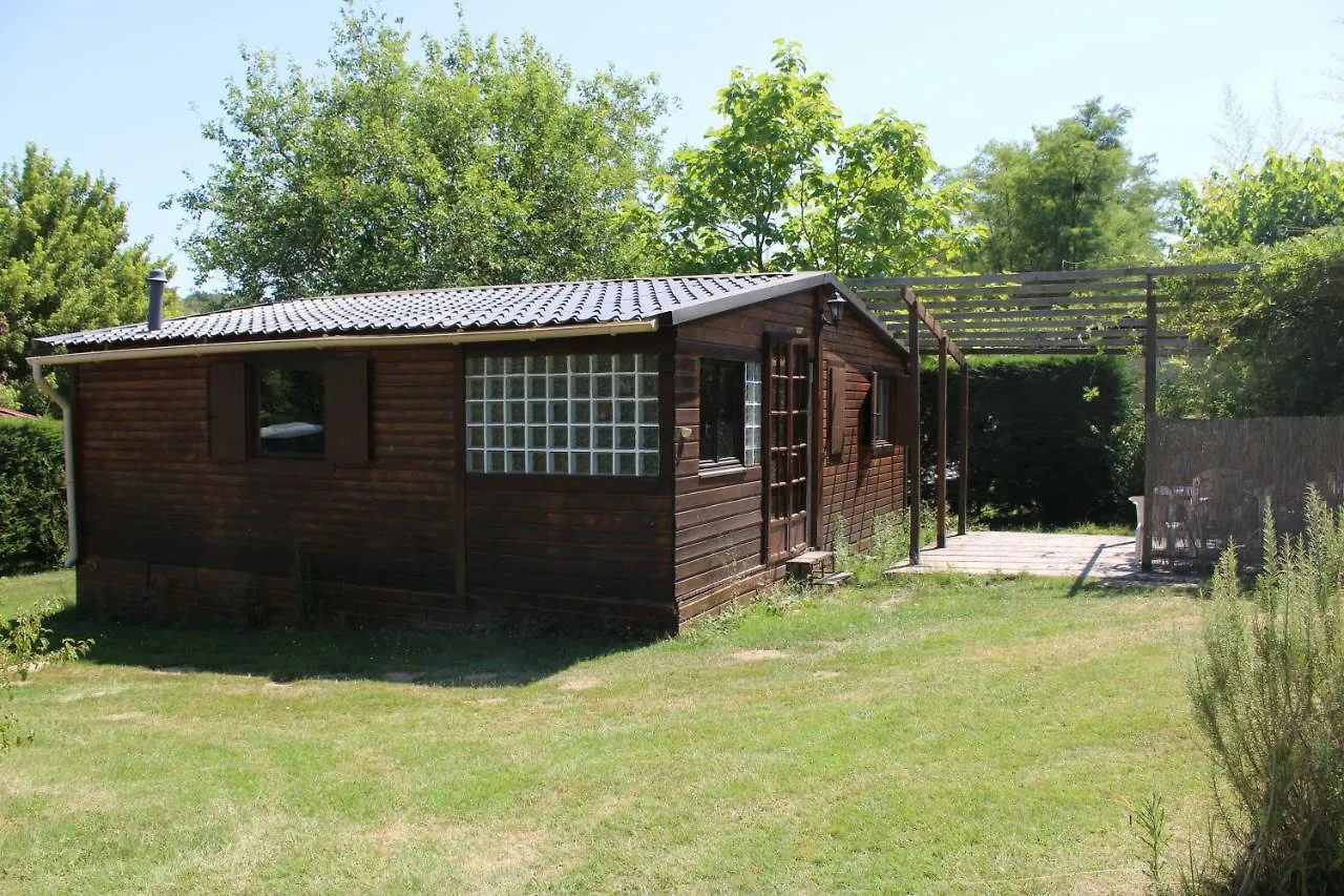 Camping Familial Paisible Avec Piscine, Mobil Home , Chalet, Studio & Emplacement Nue Casties-Labrande